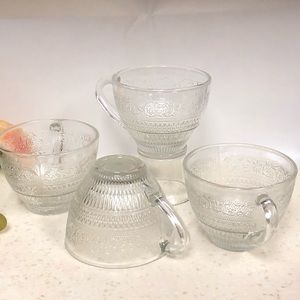 Tiara vintage glass mugs